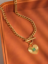 Load image into Gallery viewer, Après 18K Gold Non-Tarnish Green Heart Chain Necklace