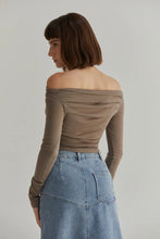 Load image into Gallery viewer, Taylor Ruched Off Shoulder Top Taupe