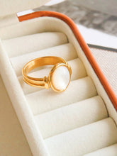 Load image into Gallery viewer, Jade Non-Tarnish Classic Shell Stone Ring