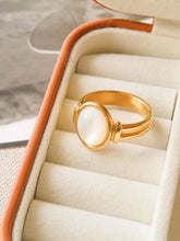 Load image into Gallery viewer, Jade Non-Tarnish Classic Shell Stone Ring