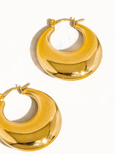 Load image into Gallery viewer, Catherine Non-Tarnish Classic Round Gold Hoop Earring