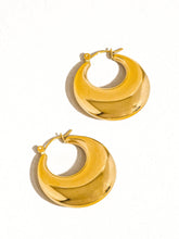 Load image into Gallery viewer, Catherine Non-Tarnish Classic Round Gold Hoop Earring